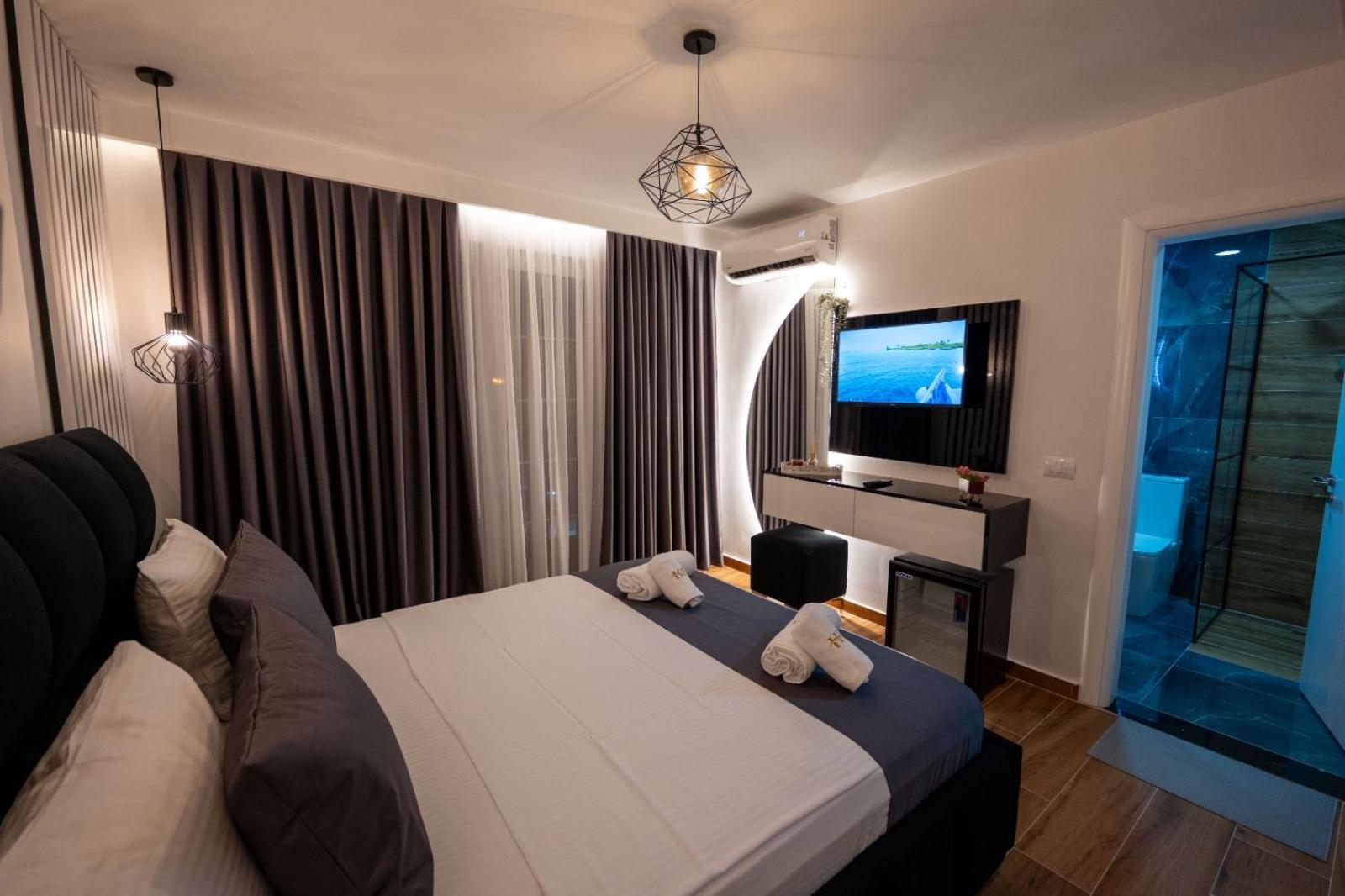 Crown Hf Apartment *